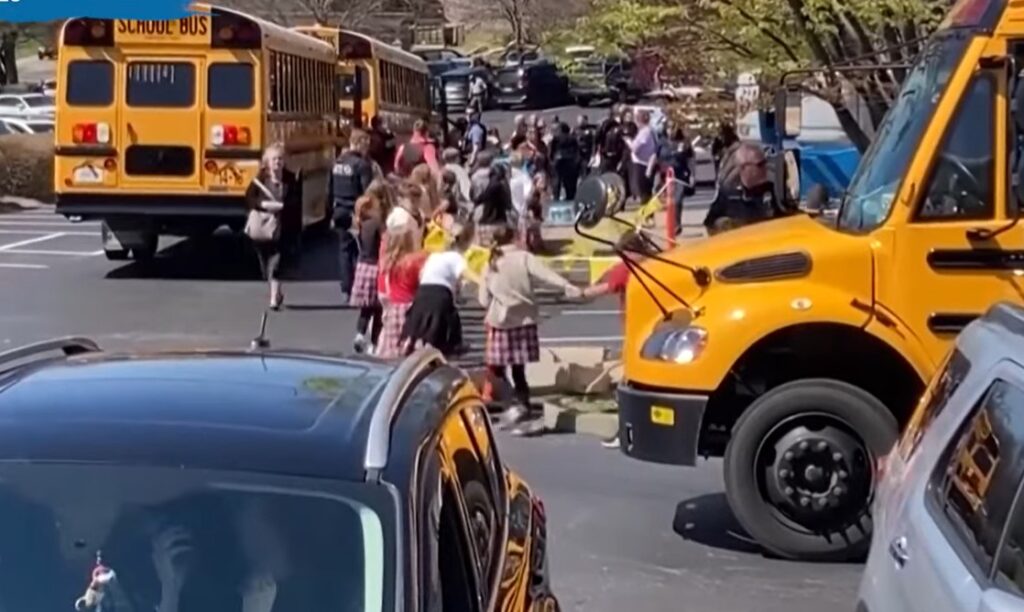 Tres niños y tres adultos mueren en tiroteo en colegio cristiano de Nashville, en Estados Unidos