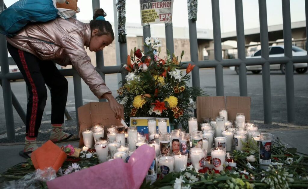 Migrante venezolano sobreviviente del incendio en Ciudad Juárez contó cómo vivían en el albergue