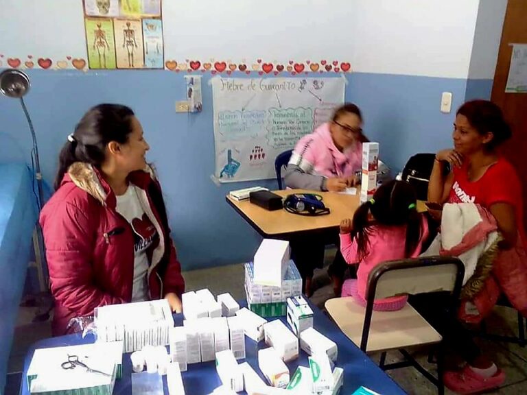 Jornada social en aldea La Honda