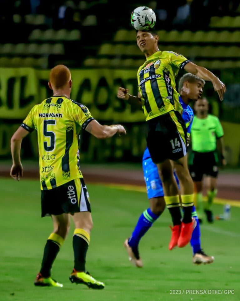 Guerreros y aurinegros firmes en lo más alto de la Liga FutVe