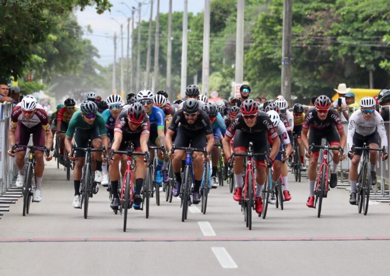 Jhonatan Restrepo gana primera etapa de Vuelta a Tolima 2023