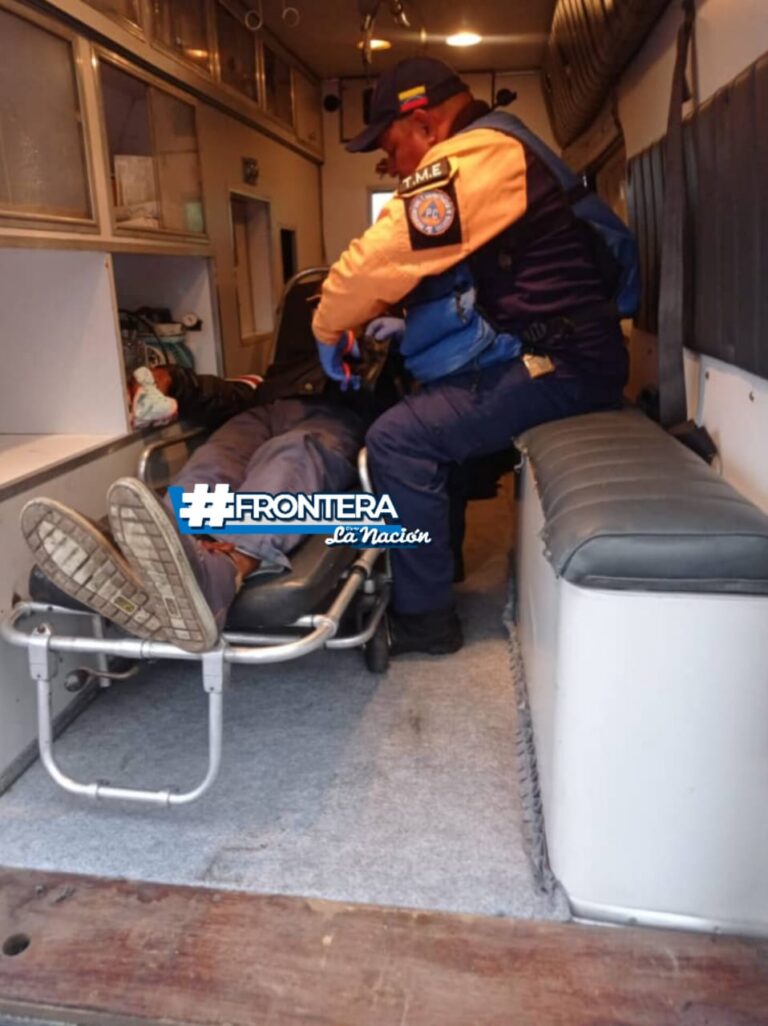 Motorizado lesionado al estallar el caucho trasero de su vehículo en La Mulera