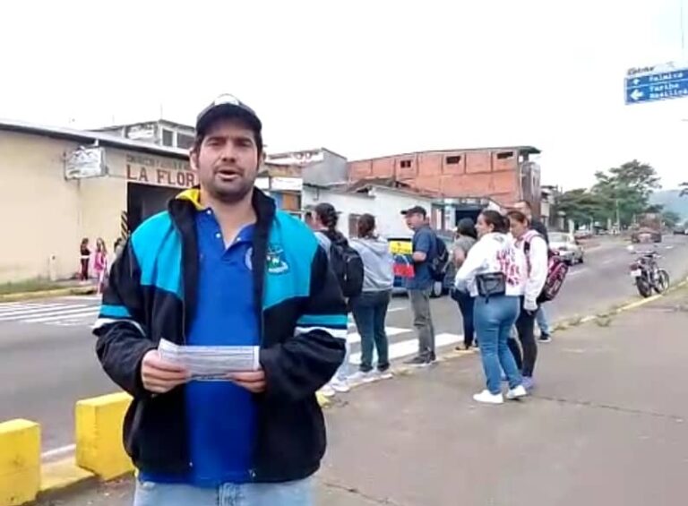 Educadores de Cárdenas hicieron grafitazo rumbo a la Consulta Magisterial 