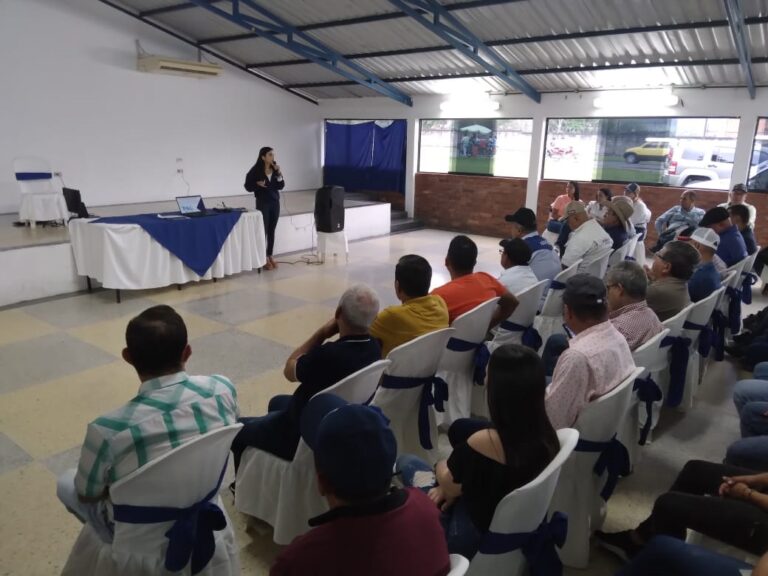 Productores de Fernández Feo se reunieron con Banco Sofitasa