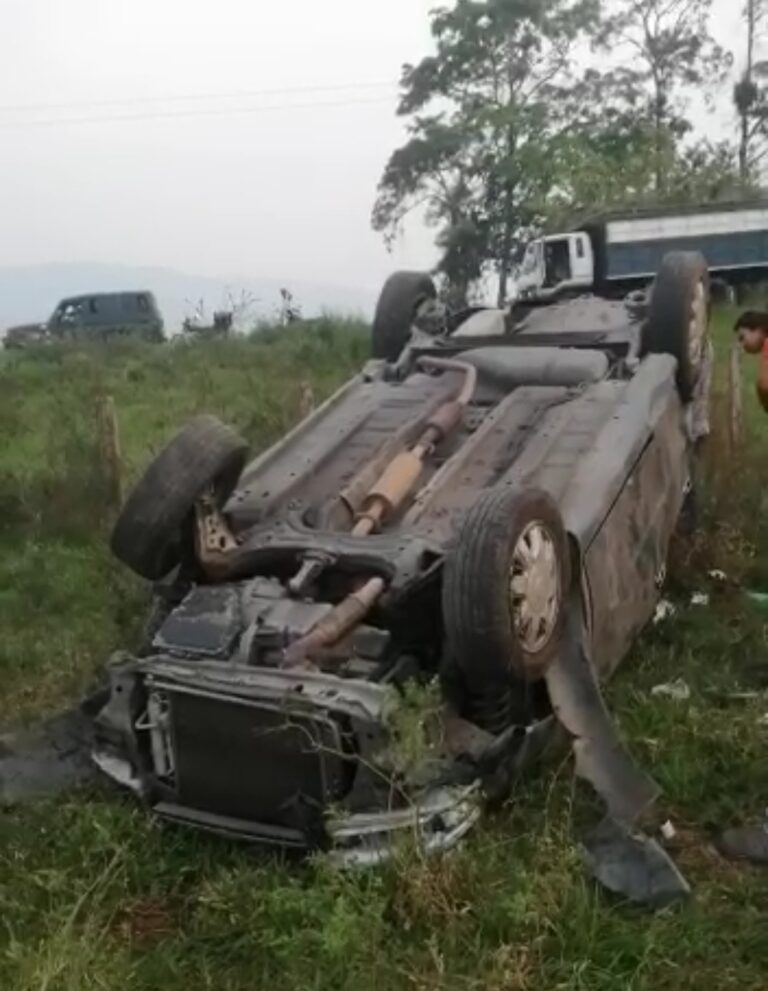 Muere comerciante al volcar  con su vehículo en la Troncal Cinco   