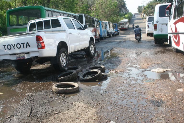 Intransitable el Pasaje Barcelona de Puente Real 