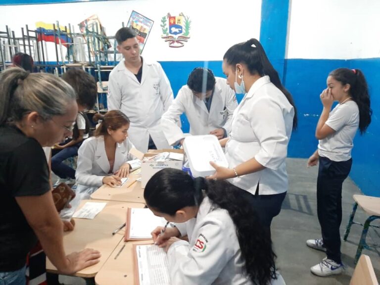 Circuito de salud escolar  en el liceo de Barrancas