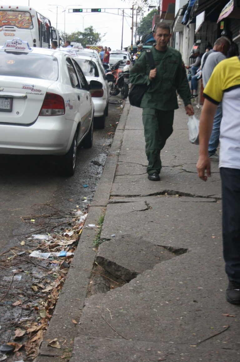 Demandan atención las vías adyacentes al terminal de La Concordia