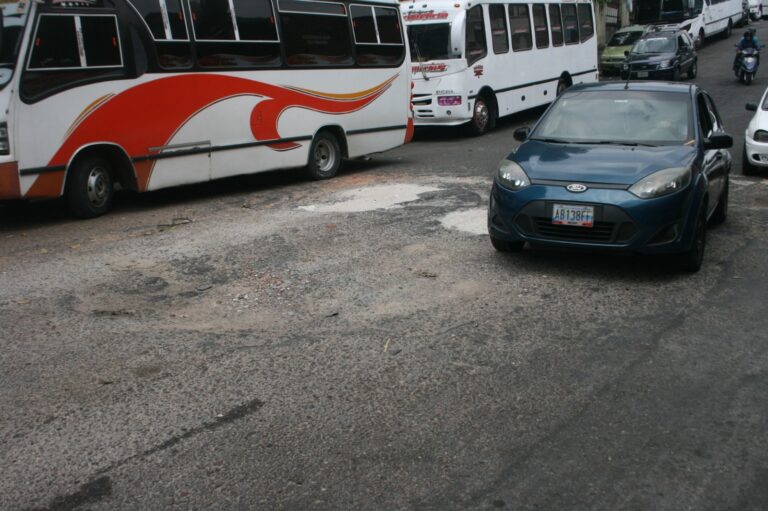 Asamblea Nacional aprueba investigar restricciones a transportistas venezolanos 