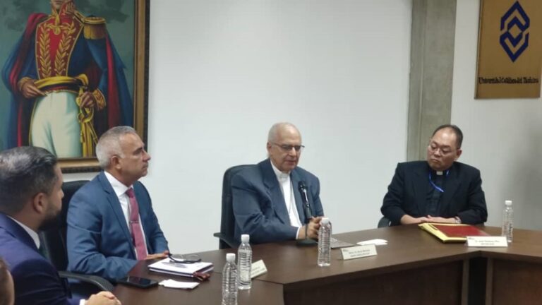 Gobernación del Táchira y UCAT firman convenio para investigar