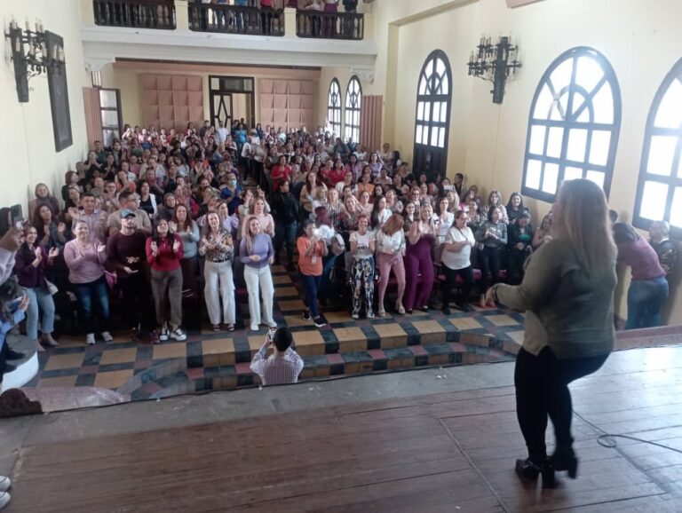 “Un Encuentro para Nosotras” unió a las mujeres en un abrazo solidario