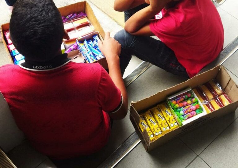 Aumenta el número de niños trabajando en las calles de Colón