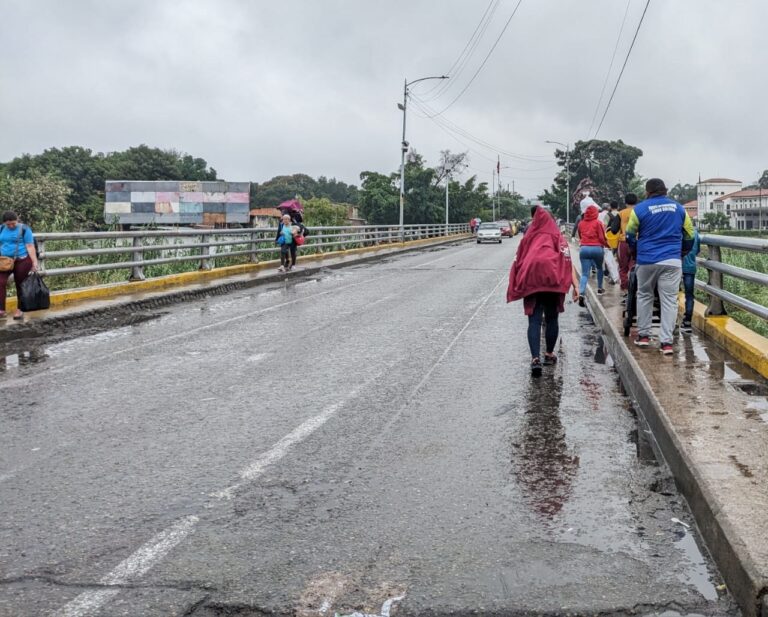 Carretilleros y carrucheros se despiden de la frontera