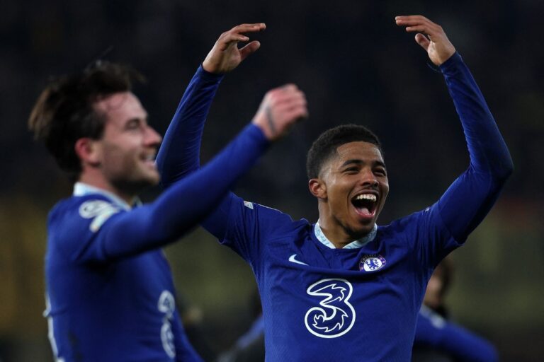 Chelsea remonta al Dortmund y Benfica  golea al Brujas, camino de cuartos