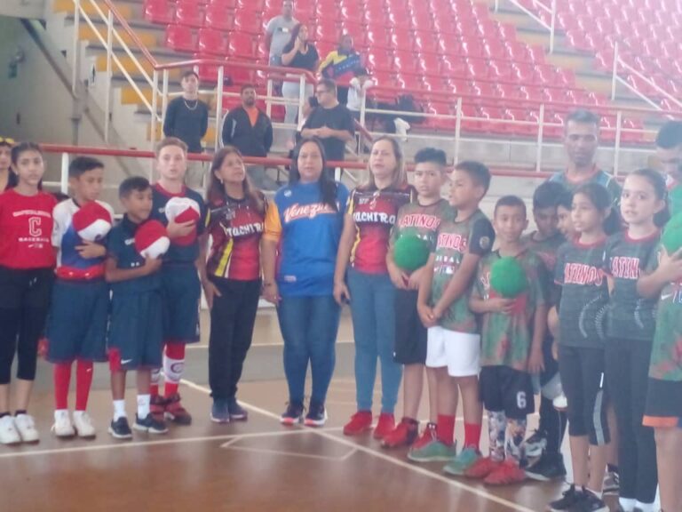 La pelota de goma copa la escena jugando el I Campeonato Estadal