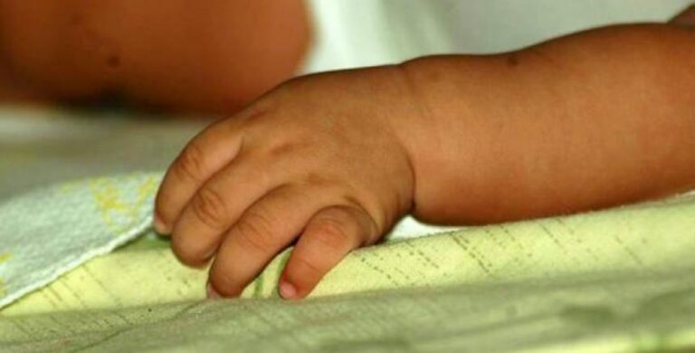 Niña de un año murió sofocada tras quedar varias horas dentro de un transporte escolar