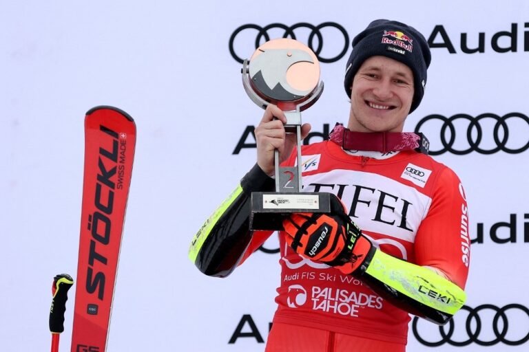 El esquiador suizo Odermatt se impone en el Super-G