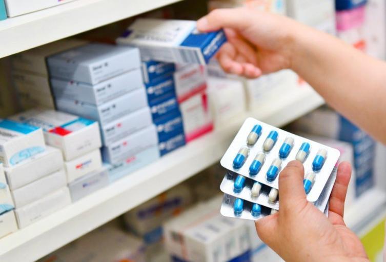 Escasez de medicamentos en Venezuela afecta tratamiento de 6 enfermedades