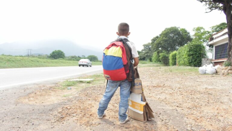 ¿Qué pasa con los niños y adolescentes venezolanos abandonados en Colombia?