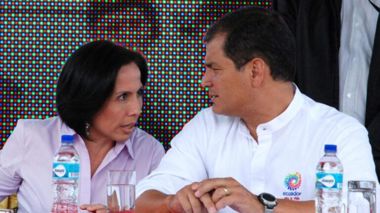 Exministra prófuga de la justicia  ecuatoriana huyó a Venezuela