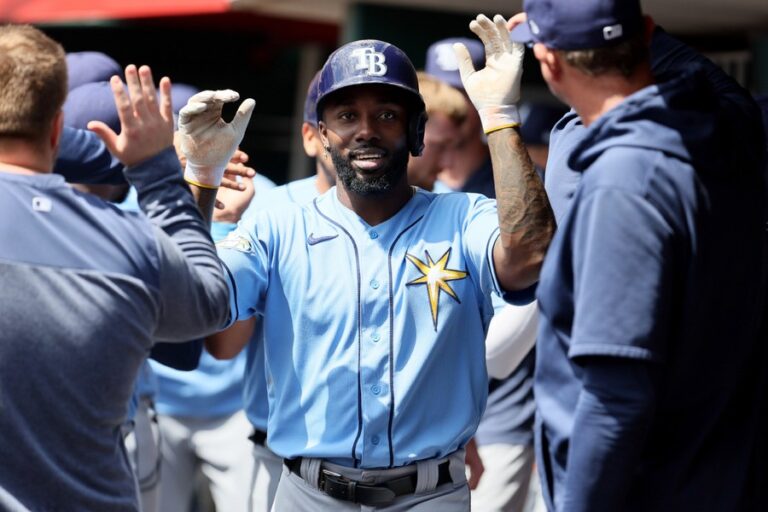 Martín Pérez , Díaz y Arozarena brillan en Grandes Ligas