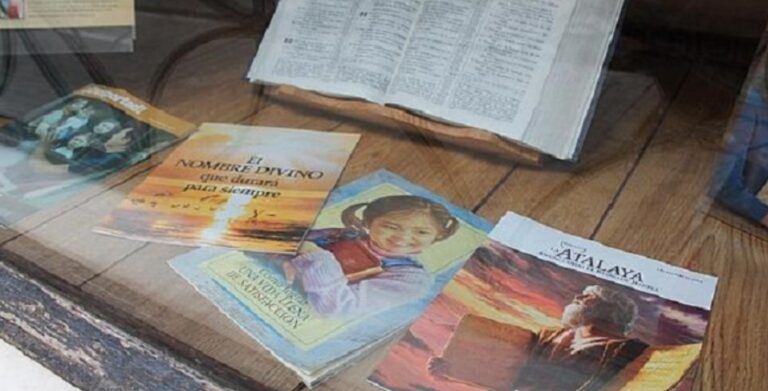 Mujer cuenta lo que le sucedió tras retirarse de la organización de los Testigos de Jehová