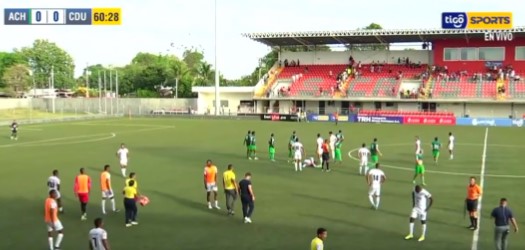 Sismo de 6.3 que sacudió a Panamá provocó la suspensión de un partido de fútbol