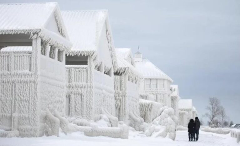 Tormenta de hielo deja a más de un millón de canadienses sin electricidad