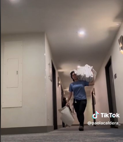 Odontóloga venezolana trabaja como mucama en EE.UU. y comparte tips de su trabajo a través de TikTok