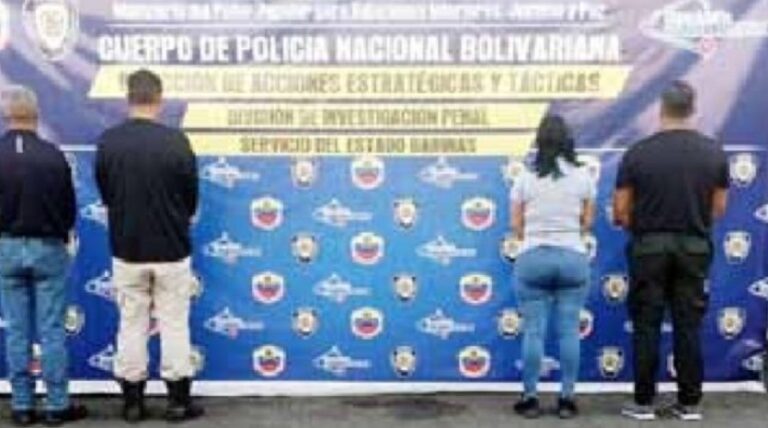 Directora y tres custodios de un retén de menores fueron aprehendidos por trato cruel y tortura