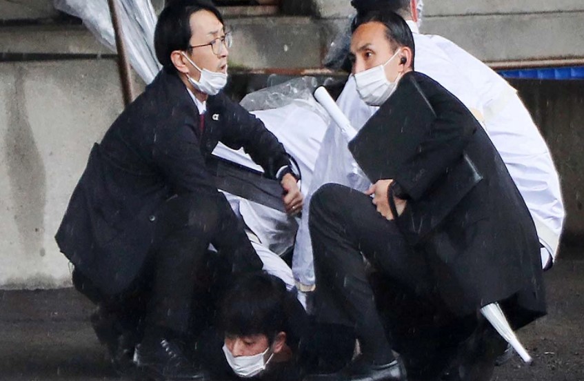 Frustran atentado contra primer ministro japonés en campaña electoral