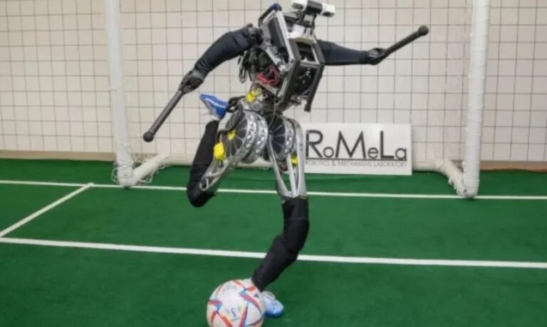 Artemis, el primer robot futbolista capaz de patear una pelota, soportar patadas y empujones