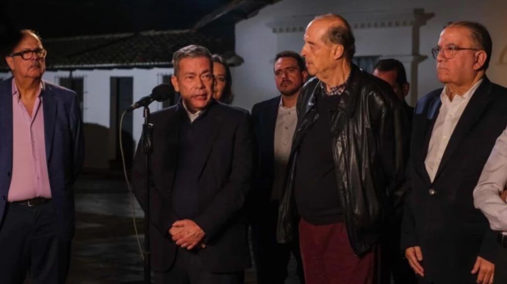 ¿En qué terminó la reunión entre el presidente de Colombia y la oposición venezolana?