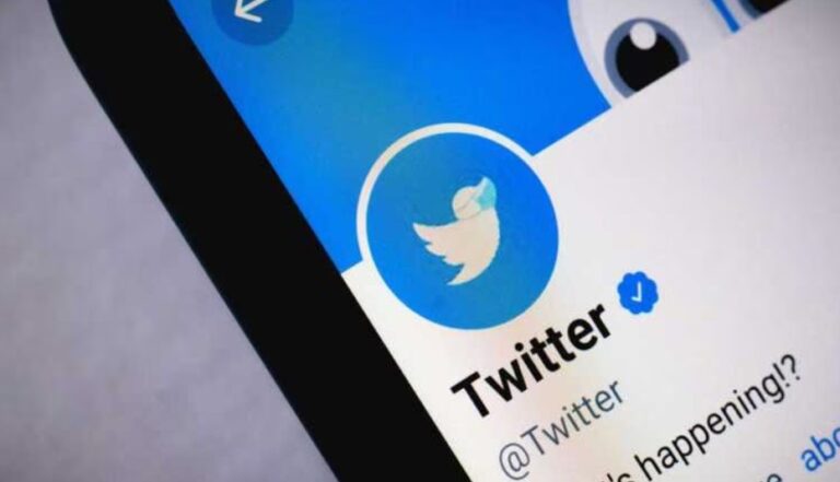 ¿Por qué Twitter restableció insignias de verificación de algunas cuentas de usuarios sin contraparte económmica?