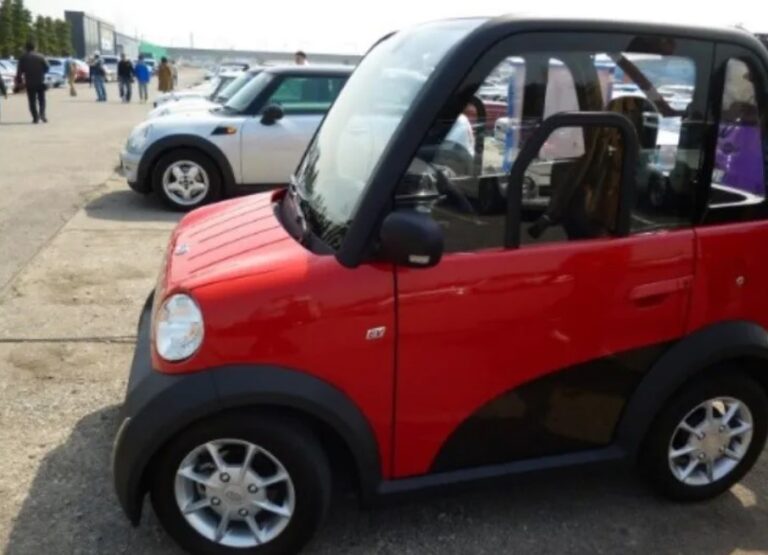 El vehículo más barato del mundo llega por correo hasta la puerta de la casa ¿Cuánto cuesta y cómo es?