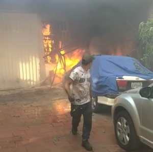 Un vehículo afectado en incendio registrado en vivienda de San Antonio del Táchira