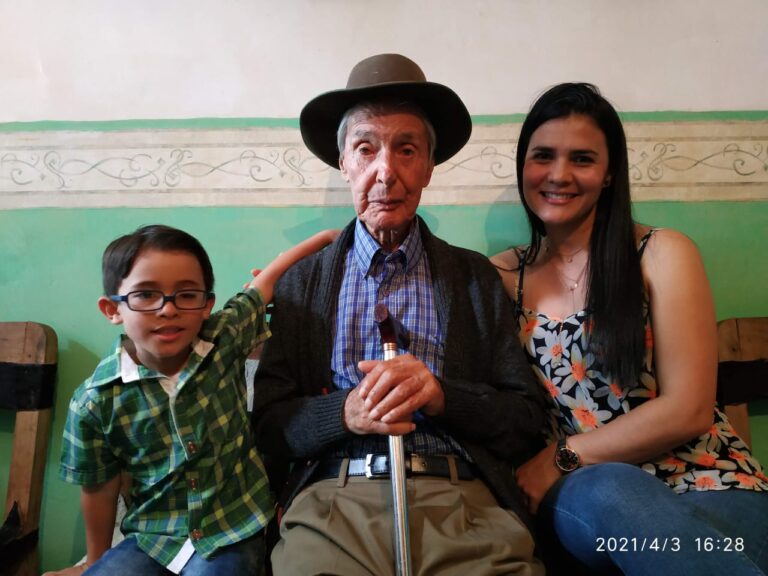Ramón Elíseo cumple 102 años rodeado de amor y mucho cariño