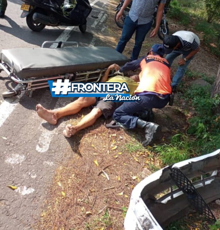 Un hombre lesionado al colisionar su moto con una camioneta en la entrada al puente Atanasio Girardot