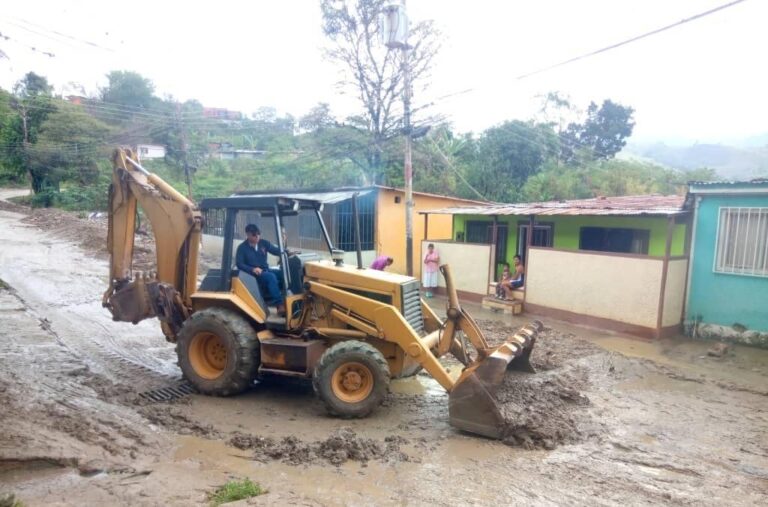 Alcaldía de Cárdenas repara daños ocasionados por las lluvias