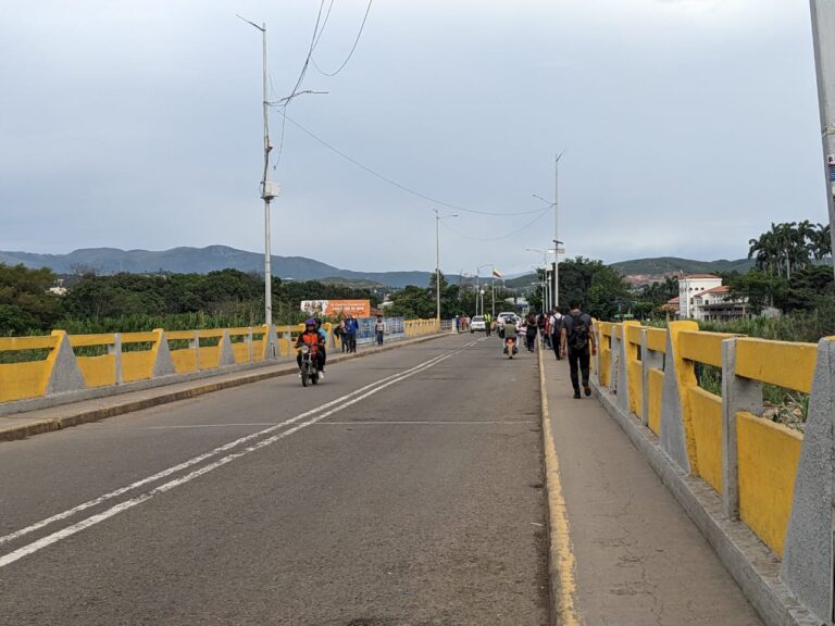 Miércoles nutrido en el puente Simón Bolívar