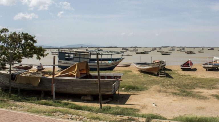 Suspenden zarpe de embarcaciones ante exigencias de Curazao y trabas del gobierno de Venezuela