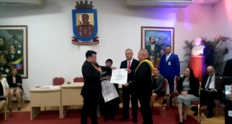 Concejo Municipal sesionó por el 462 Aniversario de San Cristóbal 