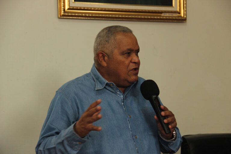 Exponen ante el Legislativo fallas en servicio telefónico