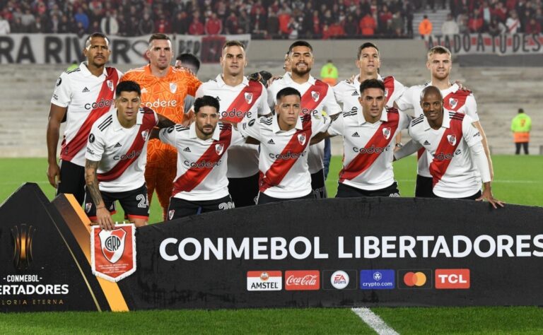 Imparable River ante el Independiente