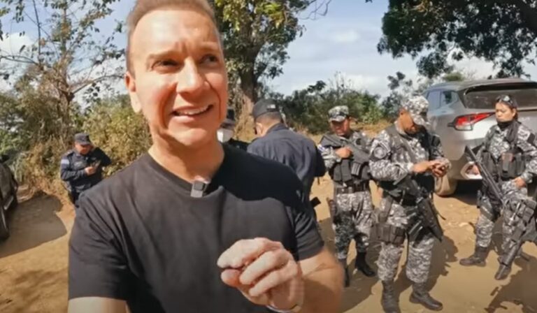 Youtuber venezolano genera polémica al mostrar cómo son los operativos policiales de Nayib Bukele en El Salvador