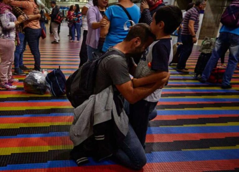 ¿Cuáles son las consecuencias emocionales que provoca la migración en los niños?