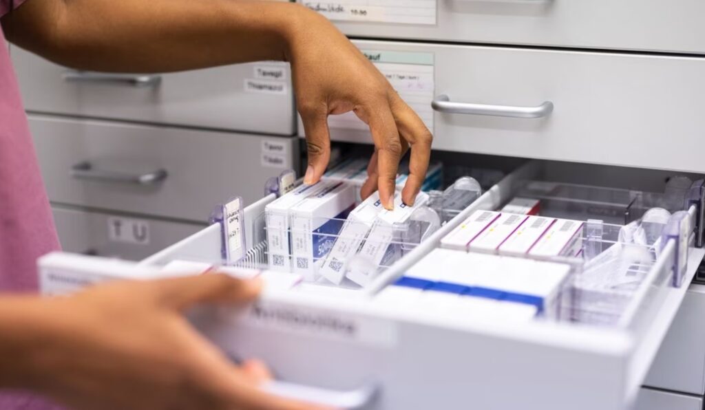 Denuncian que redes de contrabando estarían vendiendo en Venezuela medicamentos subsidiados de Colombia