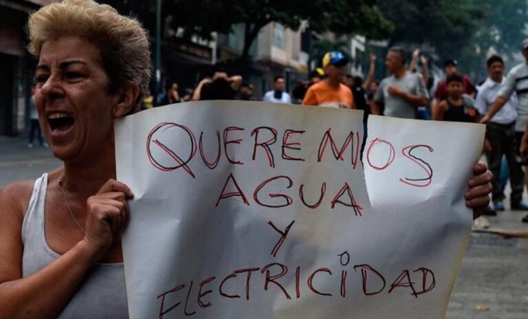 ¿En cuánto se han incrementado los costos de los servicios en Venezuela?