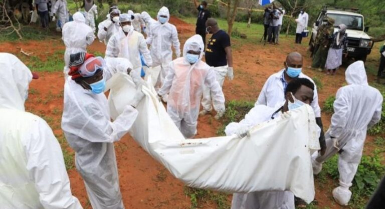 Aumentan a 235 los muertos de una secta cristiana que ayunaron hasta morir en un bosque del sur del país