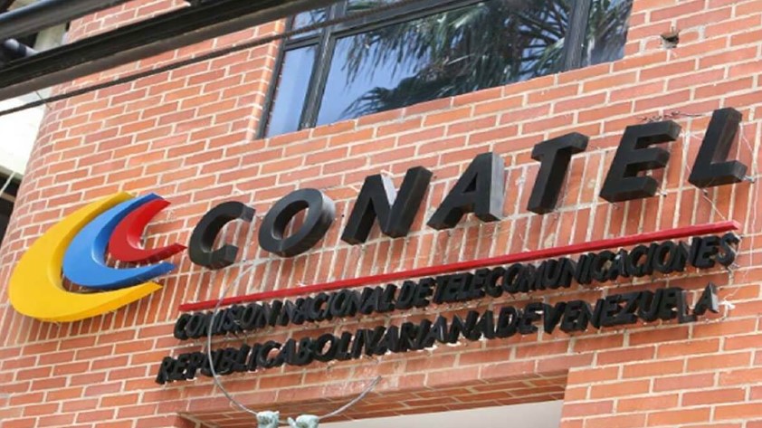 Por presunta presión de Conatel sacan del aire programa de radio periodístico